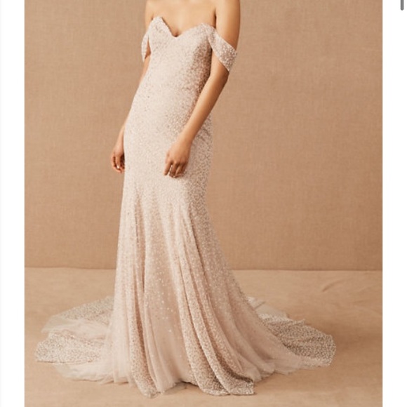 Wedding dress - Picture 8 of 9